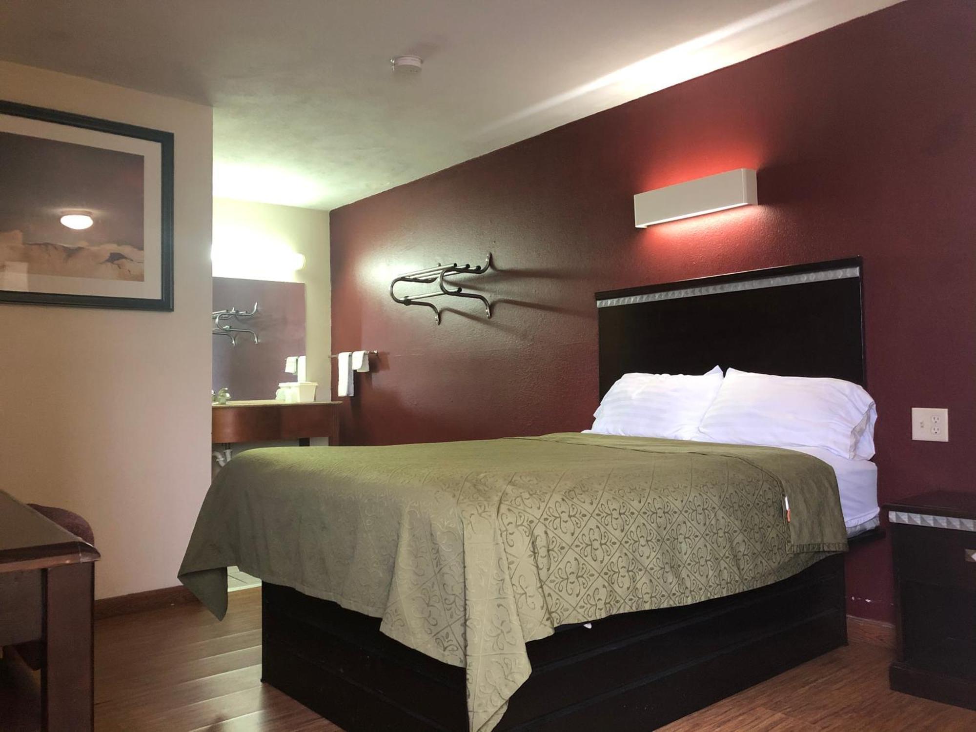 Deluxe Queen Room
